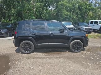 Used 2022 Jeep Renegade Altitude w/ Convenience Group AWD/4WD video 3