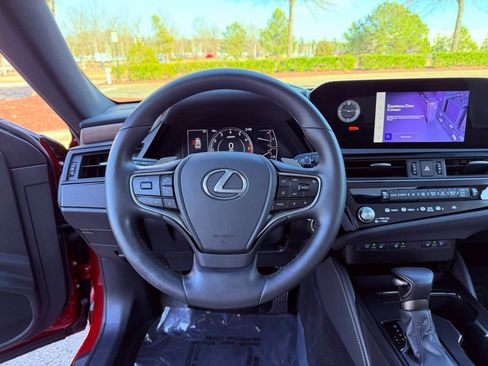 Certified 2025 Lexus ES 350 w/ Premium Package image 17