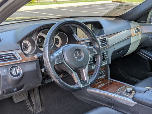 Used 2014 Mercedes-Benz E 350 4MATIC Sedan image 12