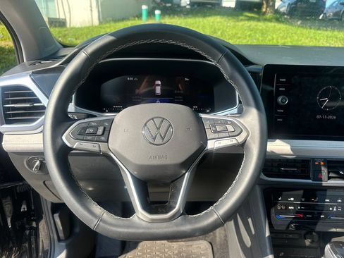 Used 2025 Volkswagen Taos SE w/ Panoramic Sunroof Package AWD/4WD image 19
