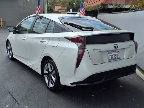 Certified 2016 Toyota Prius Three Touring FWD image 6