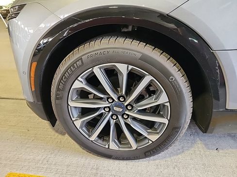 Used 2024 Cadillac Lyriq Sport image 7