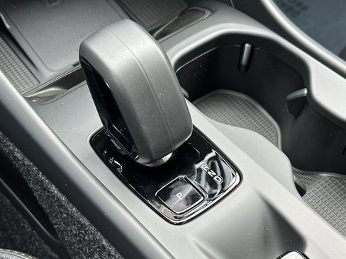 New 2025 Volvo XC40 B5 Core w/ Climate Package image 19