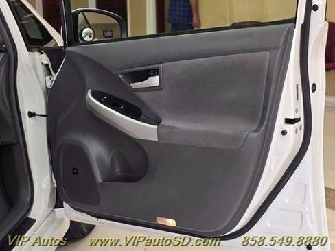 Used 2010 Toyota Prius Three image 12