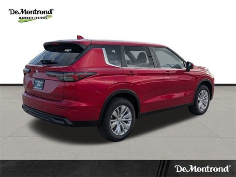 New 2025 Mitsubishi Outlander ES image 5