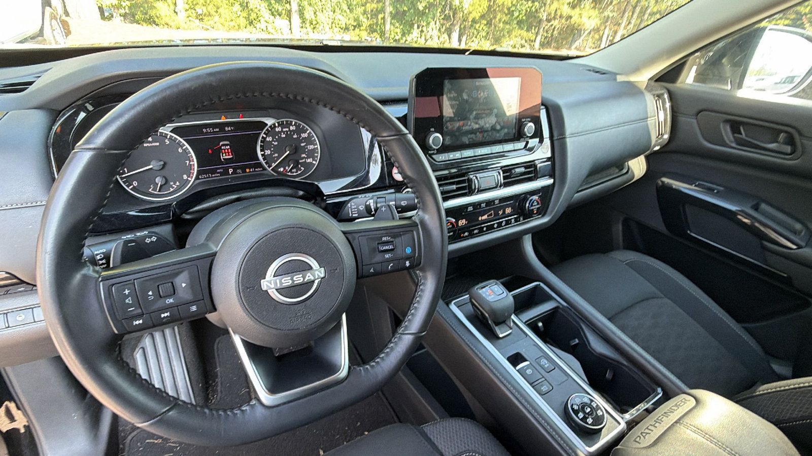 Used 2024 Nissan Pathfinder SV AWD/4WD image 27