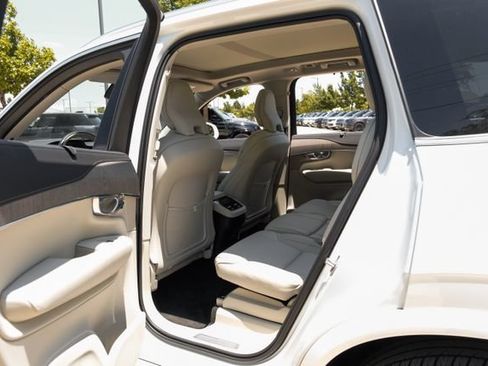 Used 2024 Volvo XC90 B6 Ultimate w/ Protection Package Premier AWD/4WD image 46