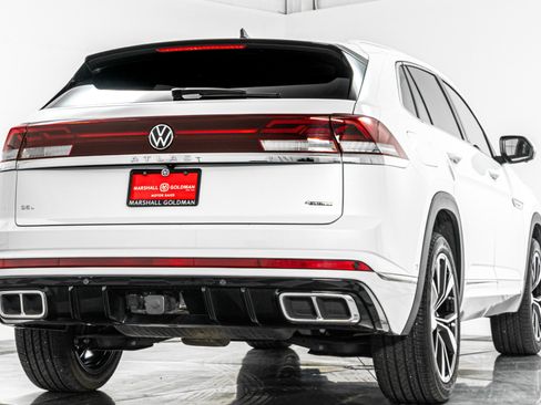 Used 2024 Volkswagen Atlas Cross Sport SEL Premium R-Line AWD/4WD image 9