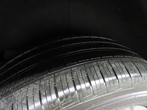 Used 2021 GMC Yukon Denali w/ Denali Premium Package image 40