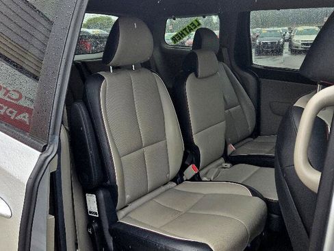 Used 2020 Kia Sedona EX image 12