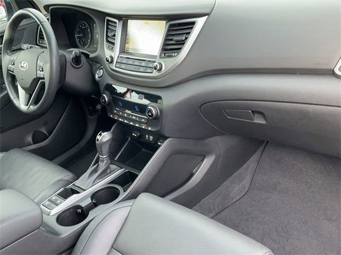 Used 2016 Hyundai Tucson Limited w/ Option Group 03 image 21