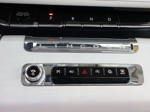 Used 2025 Lincoln Aviator Reserve w/ Luxury Package AWD/4WD image 29