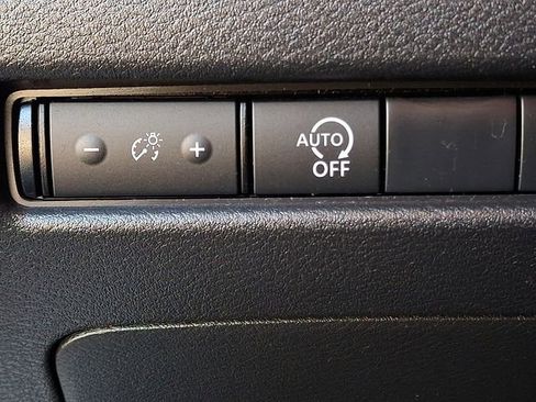 Used 2023 Nissan Rogue S image 25