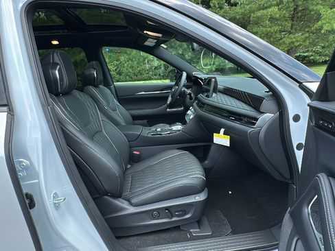 New 2026 INFINITI QX60 Autograph w/ Dark Cargo Package image 10