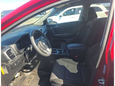 Used 2021 Kia Sportage LX image 25