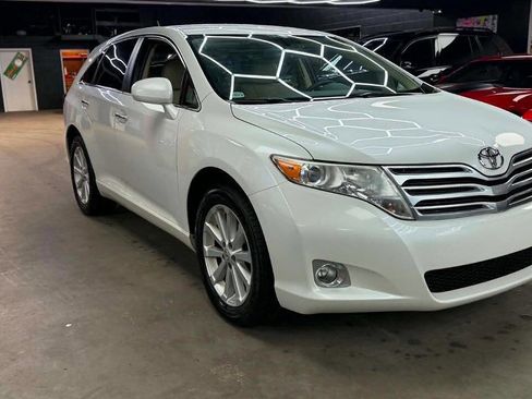 Used 2010 Toyota Venza AWD image 2