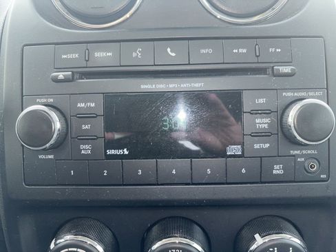 Used 2016 Jeep Patriot High Altitude FWD image 17