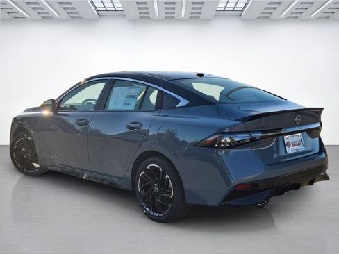New 2026 Nissan Sentra SR w/ Floor Mat Package FWD image 6