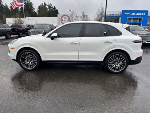 Used 2021 Porsche Cayenne S image 8