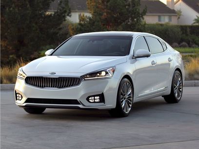 Used 2017 Kia Cadenza Technology