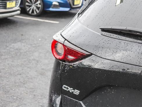 Used 2017 MAZDA CX-5 Touring image 8