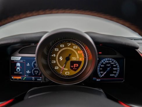 Used 2019 Ferrari 812 Superfast image 25