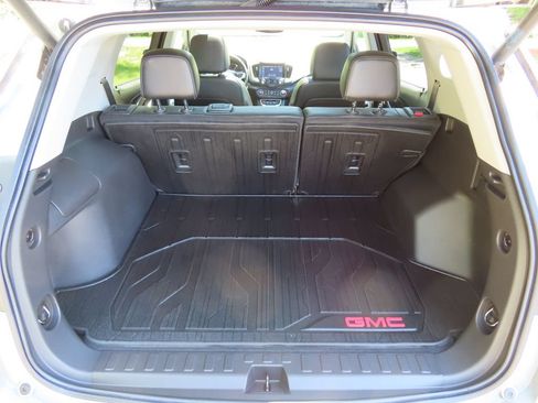 Used 2024 GMC Terrain SLT w/ Infotainment Package II AWD/4WD image 19