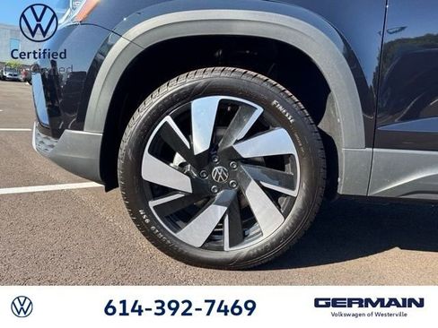 Certified 2024 Volkswagen Taos SE image 12