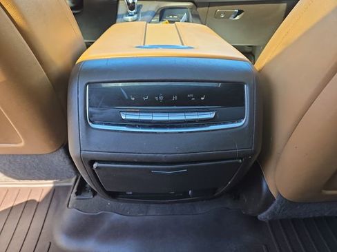 Used 2022 Cadillac Escalade ESV Premium Luxury AWD/4WD image 32