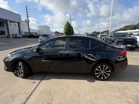 Used 2018 Toyota Corolla SE FWD image 7
