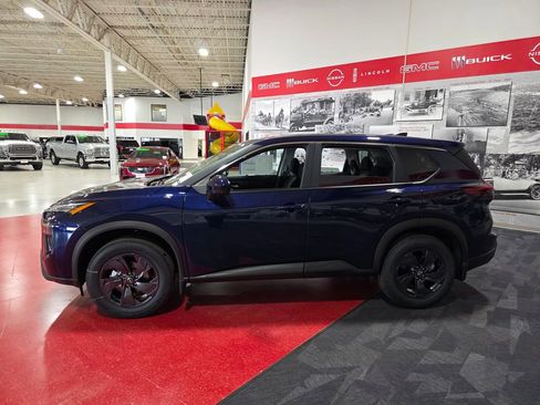 New 2026 Nissan Rogue SV image 7