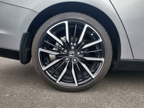 Used 2024 Honda Accord Touring image 5