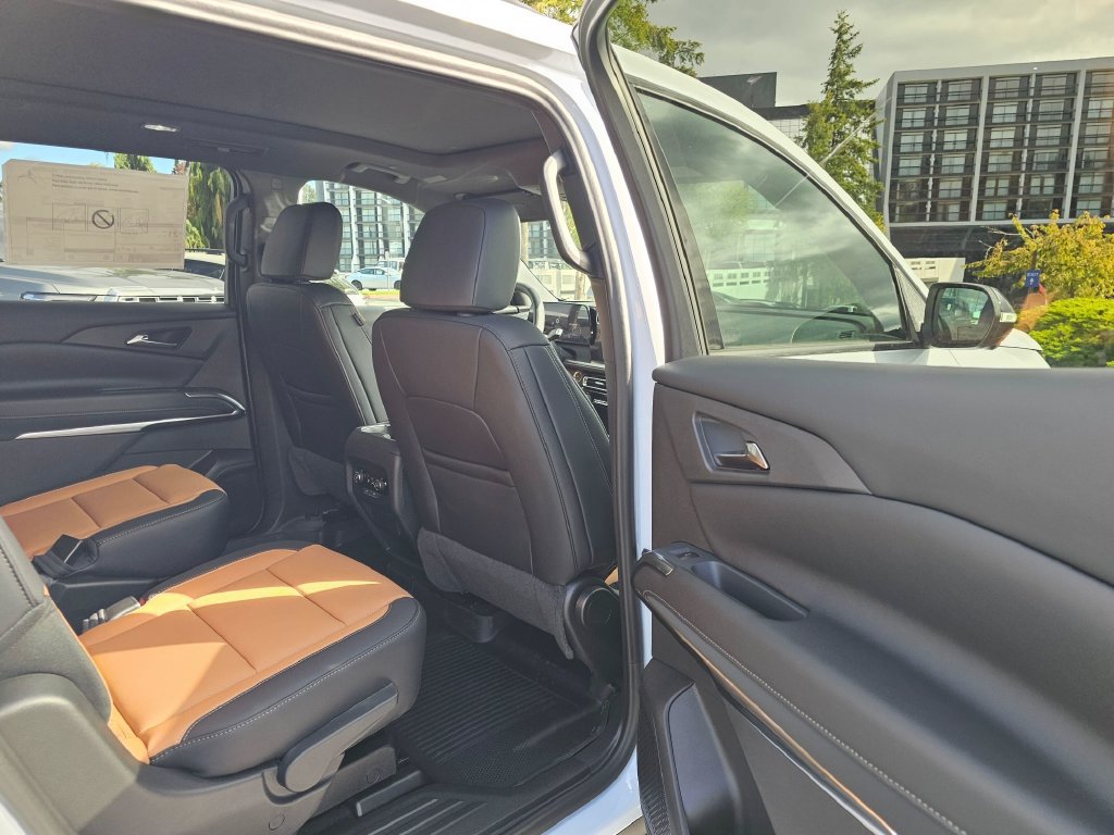 New 2027 Chevrolet Traverse Z71 w/ Driver Confidence Package AWD/4WD image 15