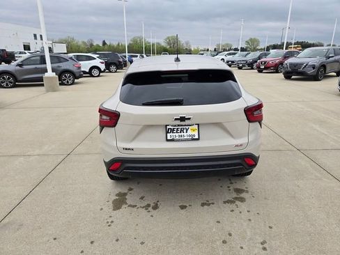 New 2026 Chevrolet Traverse Z71 w/ LPO, Floor Liner Package AWD/4WD image 12