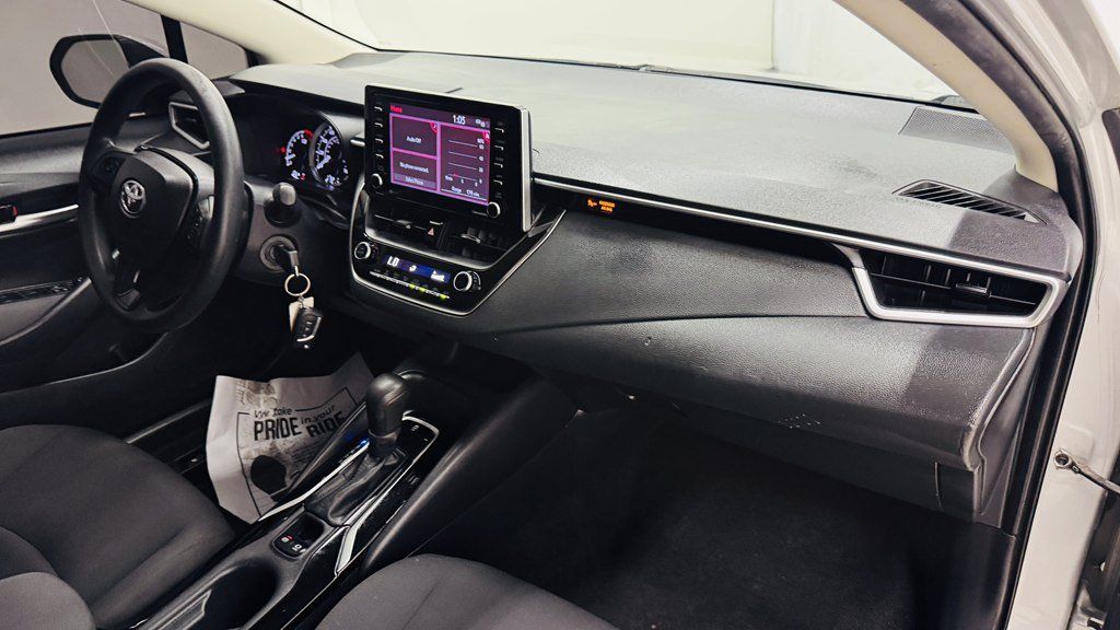 Used 2021 Toyota Corolla LE FWD image 26