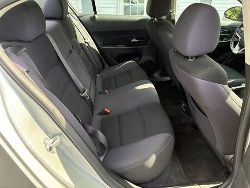 Used 2014 Chevrolet Cruze LT image 13