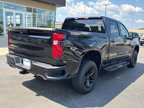 Used 2023 Chevrolet Silverado 1500 Custom Trail Boss w/ LPO, Dark Essentials Package AWD/4WD image 5