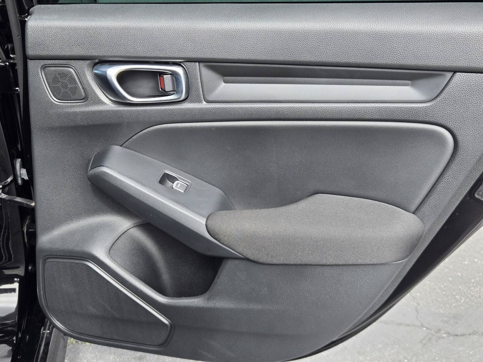 Used 2025 Honda Civic Sport image 28