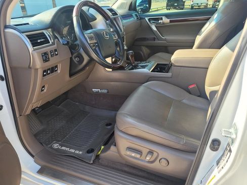 Used 2019 Lexus GX 460 Luxury AWD/4WD image 2