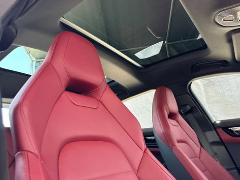 Used 2026 Porsche Panamera image 17