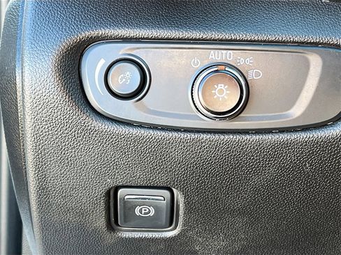 Used 2021 Chevrolet Blazer RS w/ Enhanced Convenience Package image 10