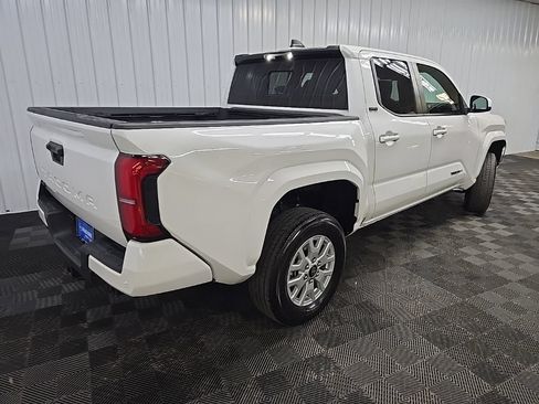 Used 2024 Toyota Tacoma SR5 AWD/4WD image 10