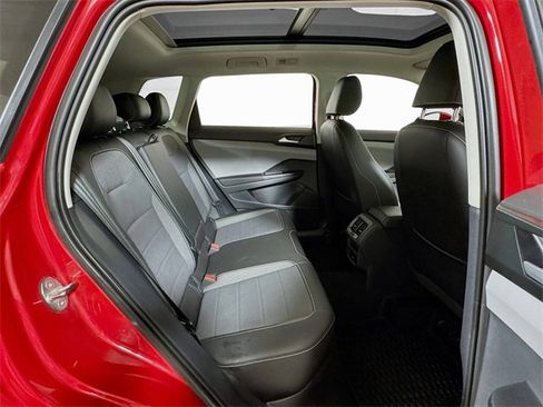 Used 2023 Volkswagen Taos SE image 25