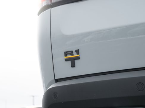 Used 2022 Rivian R1T Adventure image 34