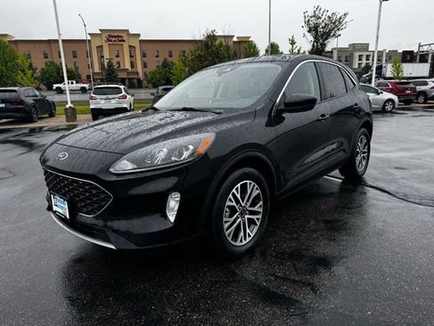 Used 2022 Ford Escape SEL w/ Class II Trailer Tow Package AWD/4WD image 2