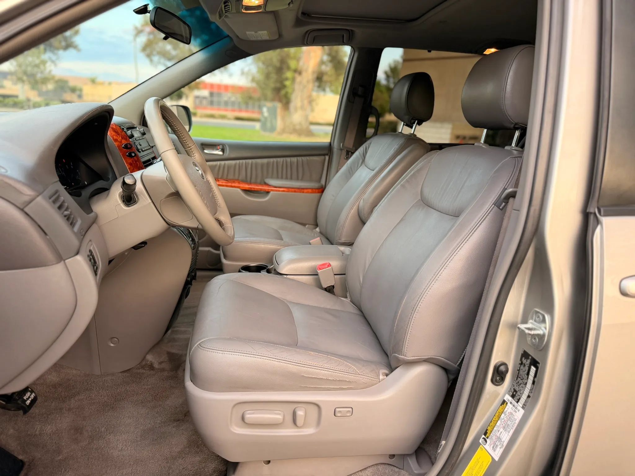Used 2006 Toyota Sienna XLE w/ XLE Pkg 6 FWD image 10