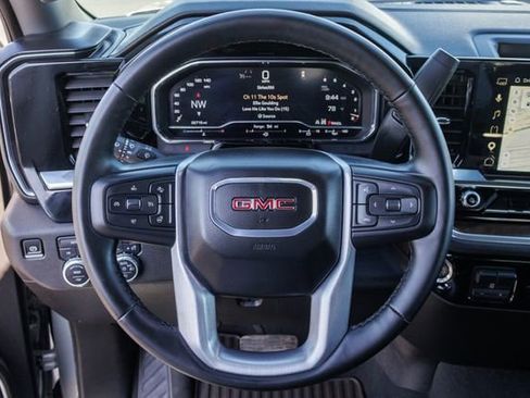 Used 2025 GMC Sierra 1500 SLT AWD/4WD image 17