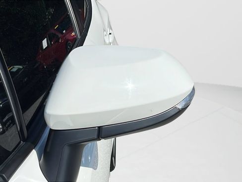 Used 2025 Toyota Corolla SE FWD image 27