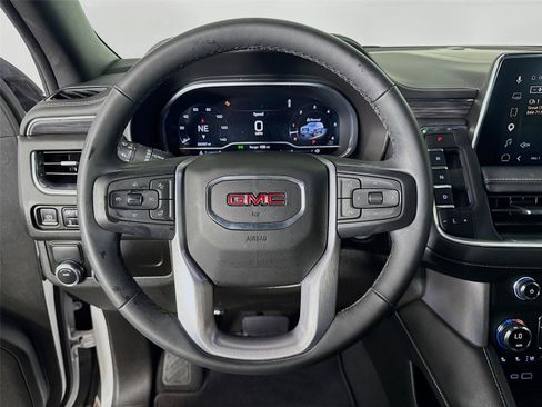 Used 2023 GMC Yukon SLT w/ SLT Premium Package RWD image 12