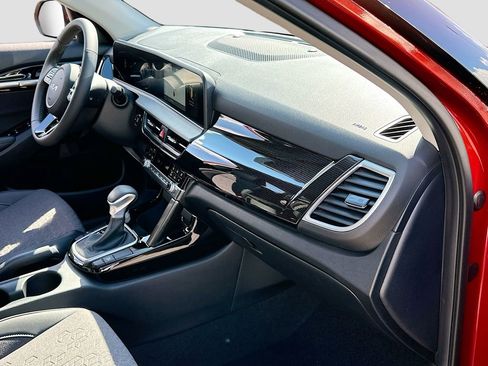 New 2026 Kia Seltos S image 27